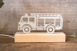 Preview: Personalisiertes Feuerwehrauto Nachtlicht aus Acryl mit Holzsockel – ausgeschaltet